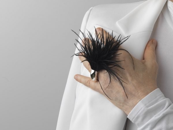 ANELLO ANEMONE PIUMA NERA - immagine 2